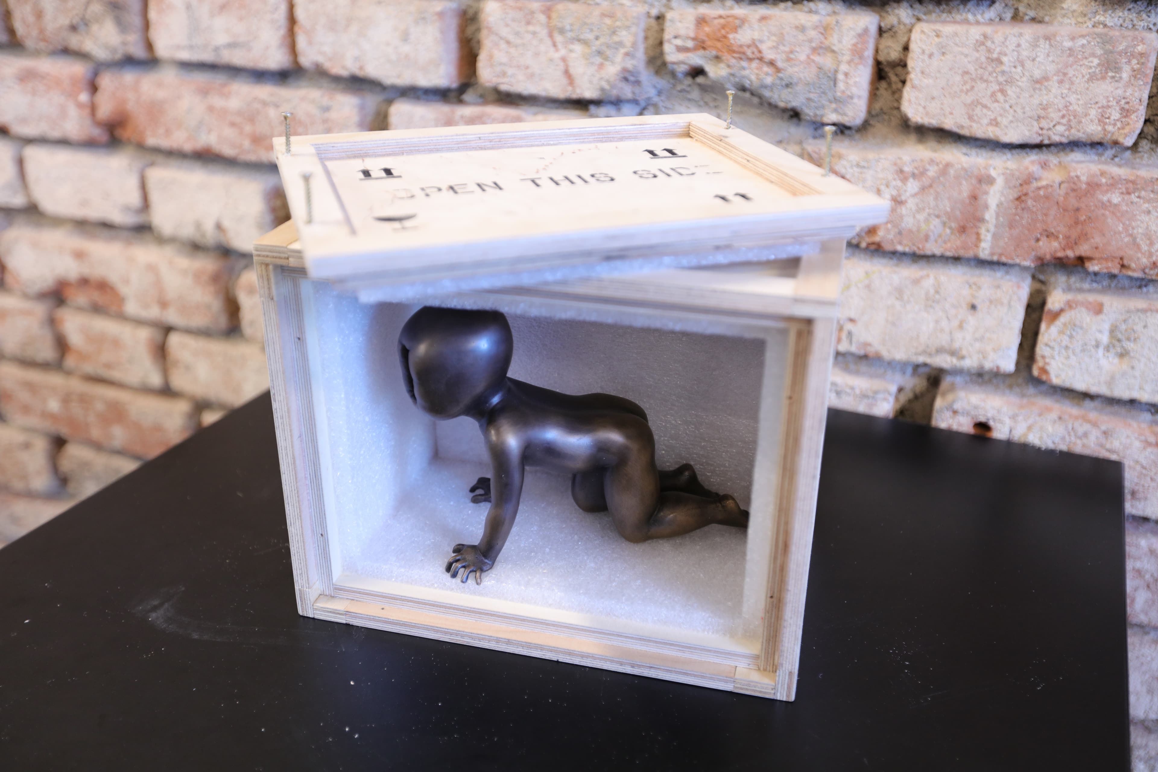Musoleum Kafka Crate packaging detail