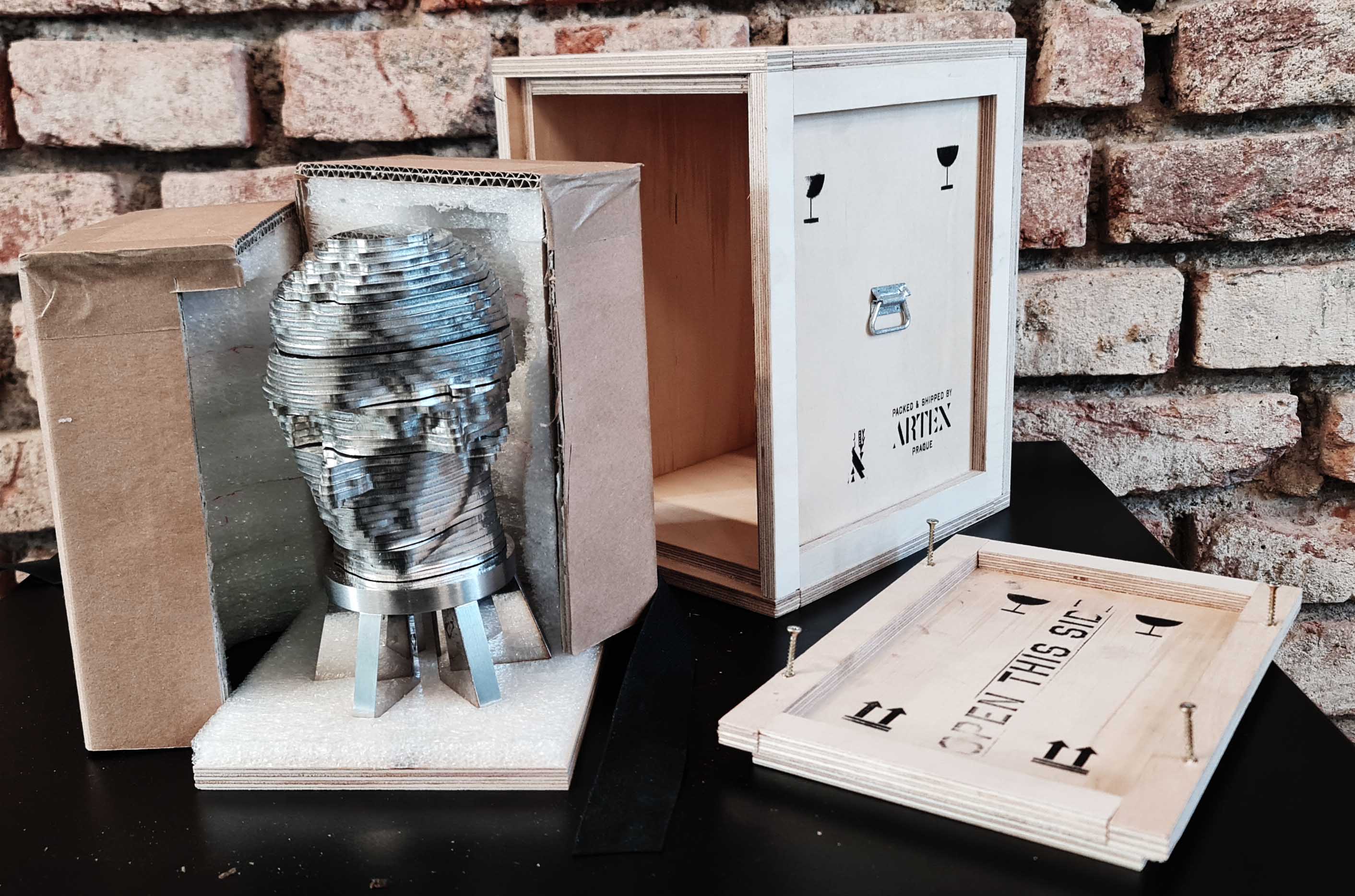 Musoleum Kafka Crate packaging